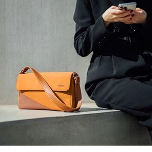 Tomtoc Versatile-A0203 Switch Daily Bag NWT